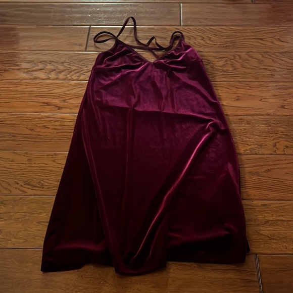 red dress - Picture 1 of 1